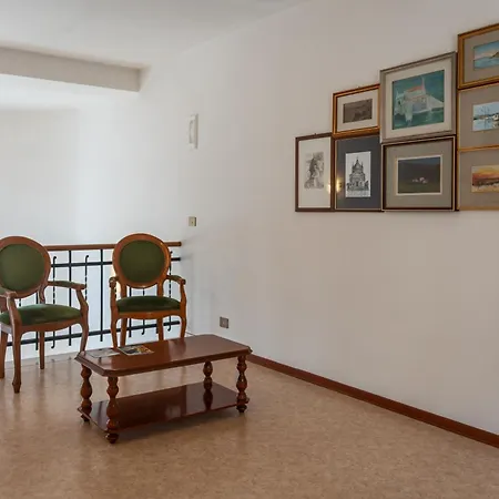 Hotel Casa Del Pellegrino - 2*